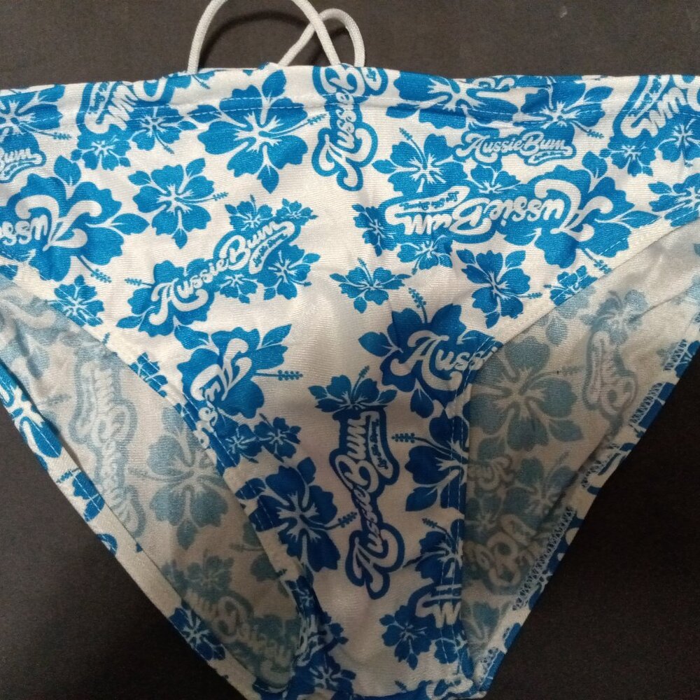 NEW AUSSIE BUM LOGO SWIM BRIEF, SIZE "M" (Medium)